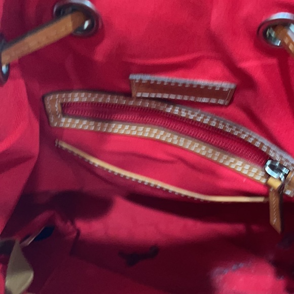 Dooney & Bourke red leather bucket  shoulder bag - Picture 6 of 6